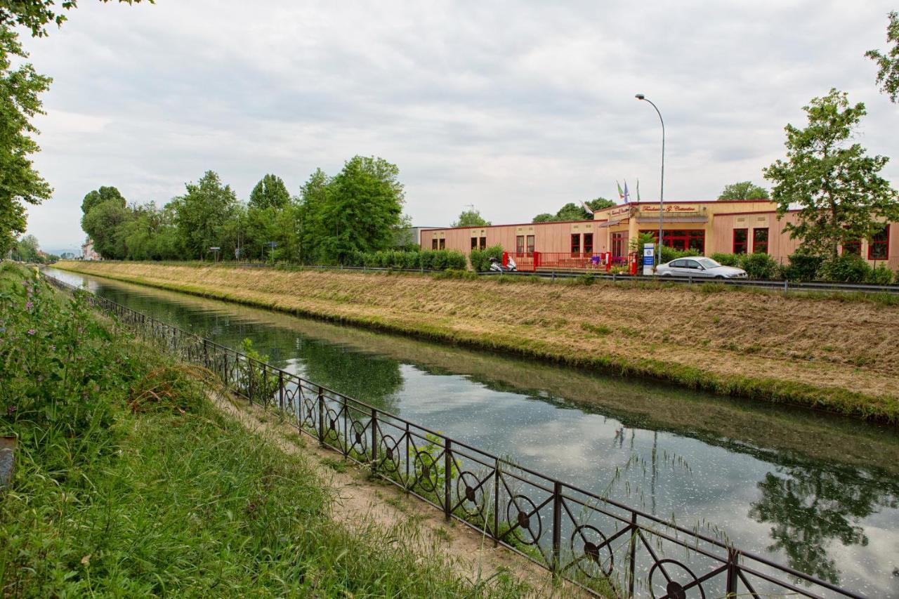 B&B Campari 10 Pavia Exterior photo